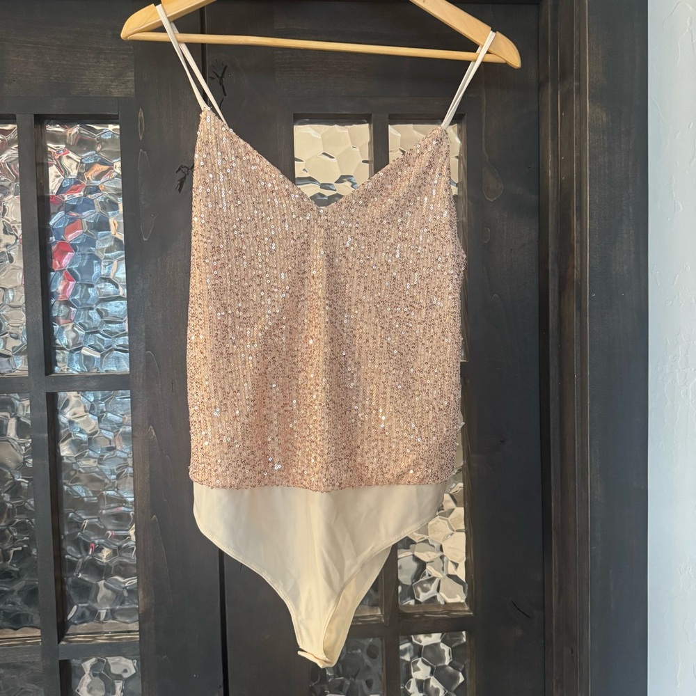 NEW! Sincerely Jules Sequin Gold Spaghetti Strap V-Neck Bodysuit Small party